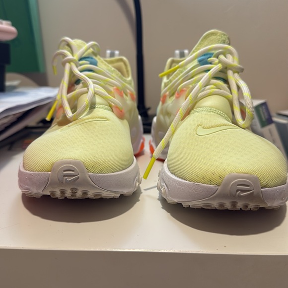 NIKE React Presto - Picture 3 of 4